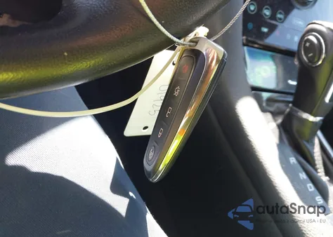 2018 Ford Taurus Limited z USA, uszkodzony, nr VIN 1FAHP2F85JG137960